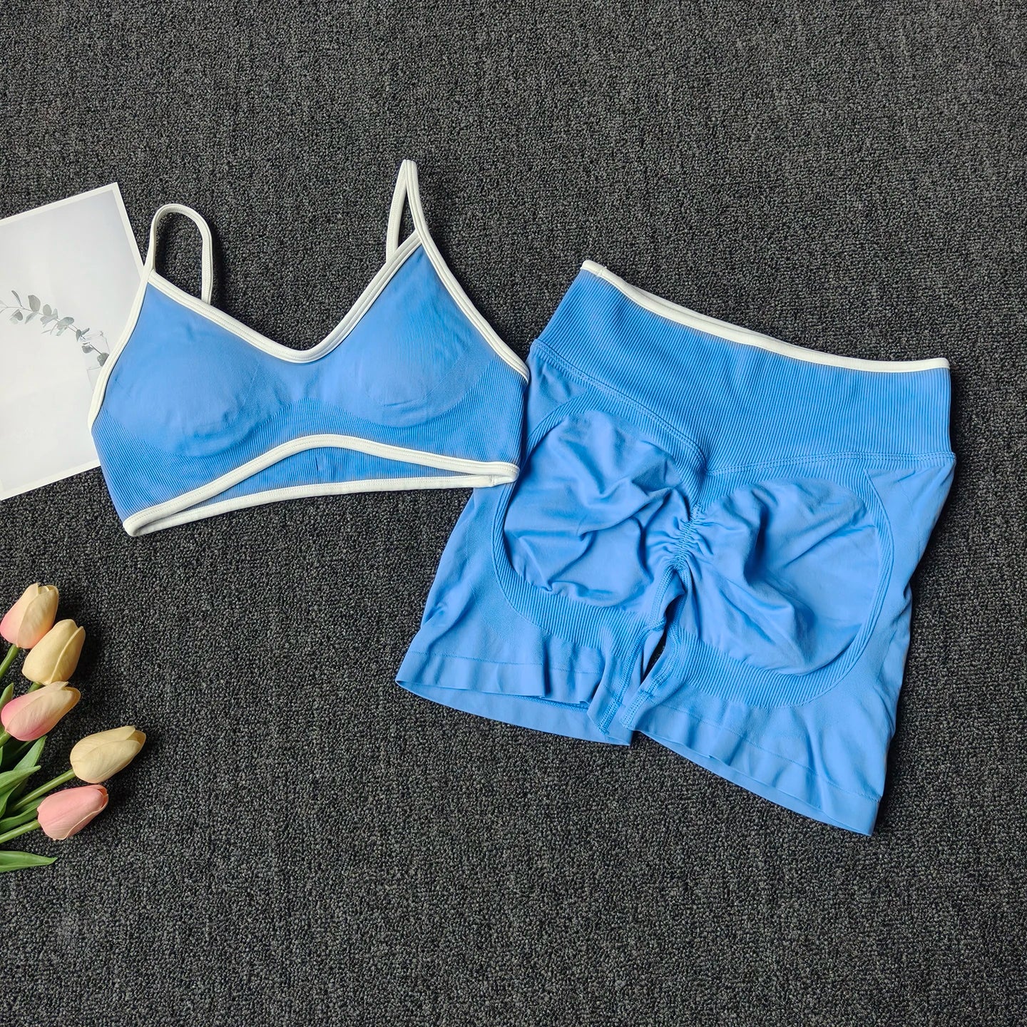 VYRENA Peach Set — Seamless Bra & Scrunch Shorts