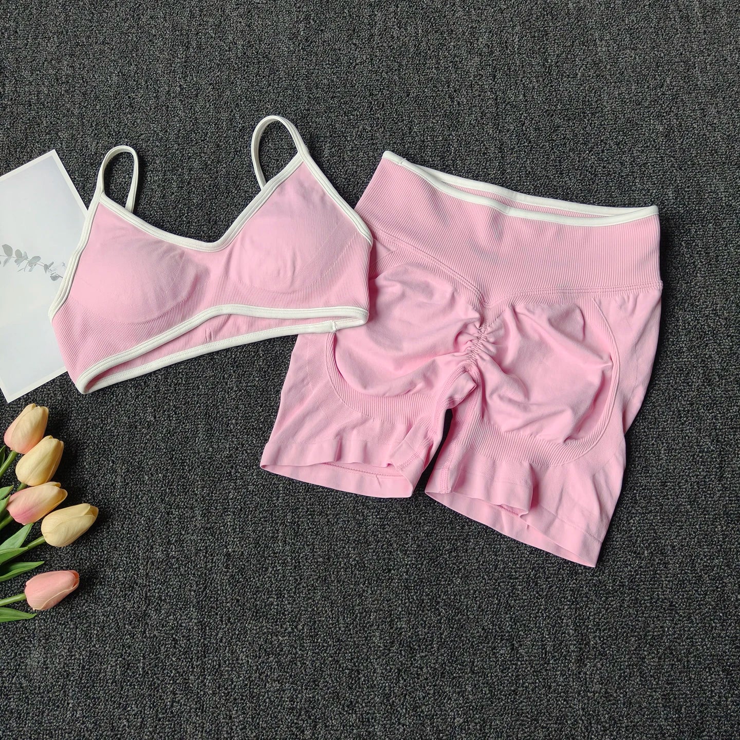VYRENA Peach Set — Seamless Bra & Scrunch Shorts