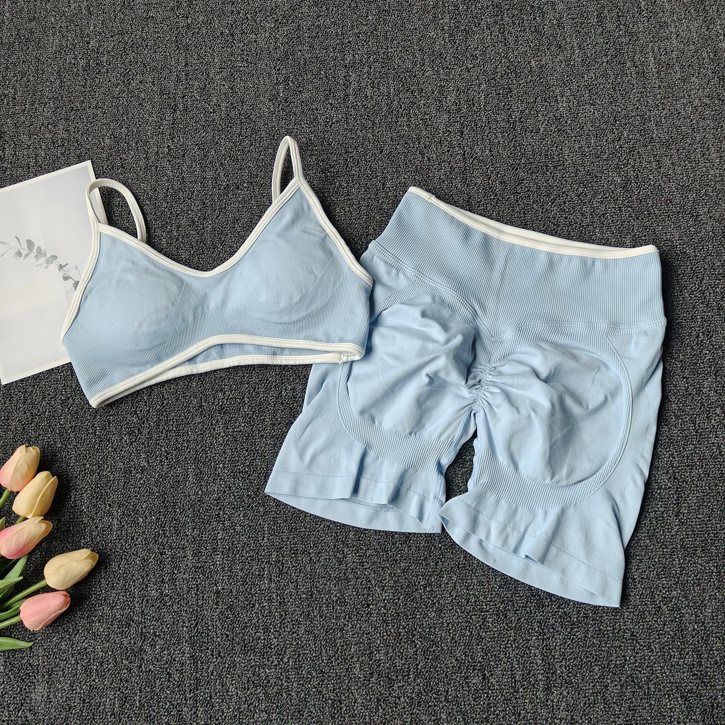 VYRENA Peach Set — Seamless Bra & Scrunch Shorts