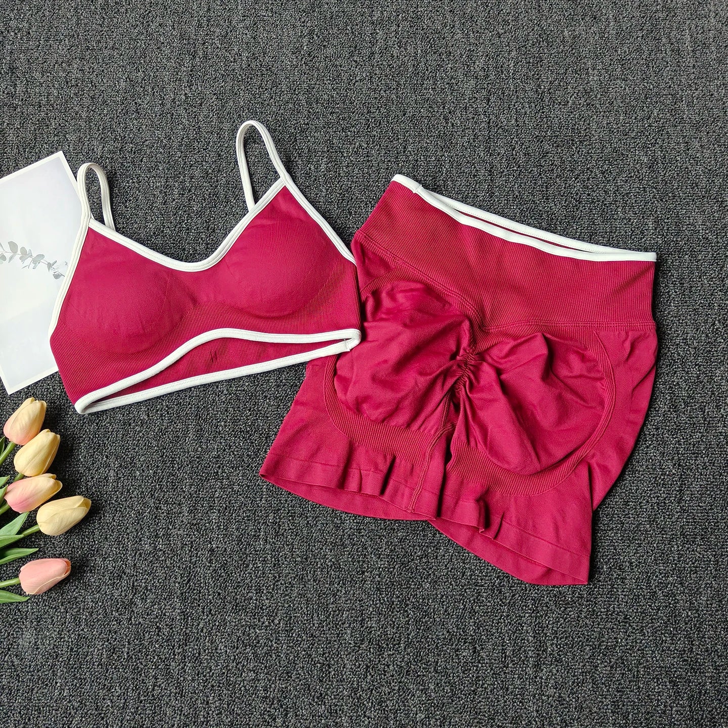 VYRENA Peach Set — Seamless Bra & Scrunch Shorts