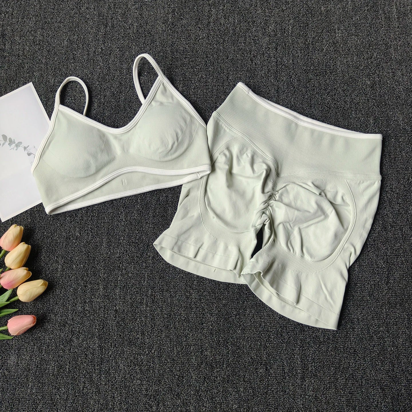 VYRENA Peach Set — Seamless Bra & Scrunch Shorts