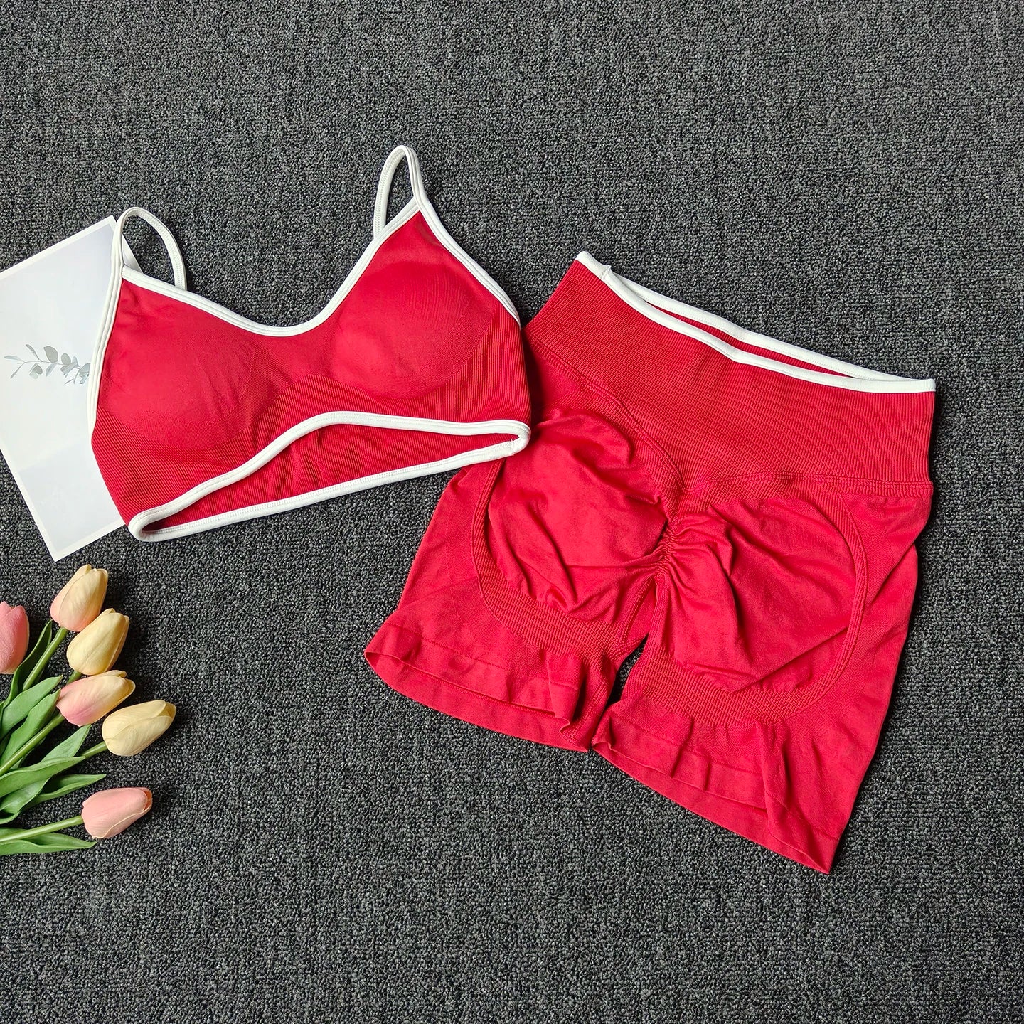 VYRENA Peach Set — Seamless Bra & Scrunch Shorts