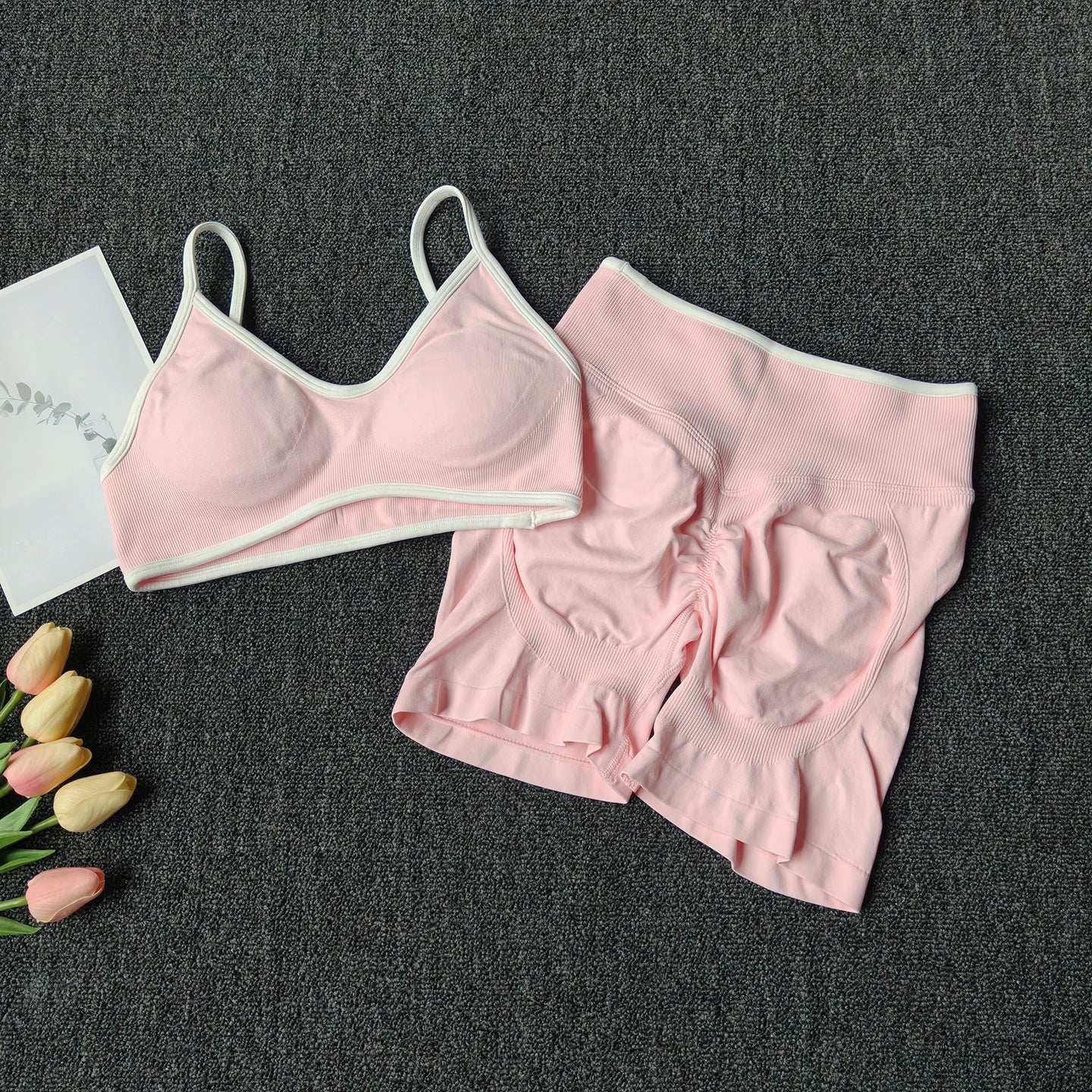 VYRENA Peach Set — Seamless Bra & Scrunch Shorts