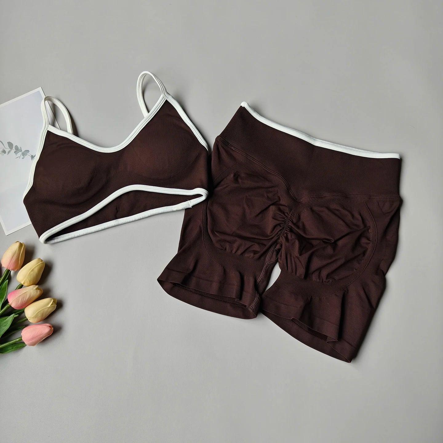 VYRENA Peach Set — Seamless Bra & Scrunch Shorts